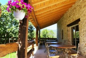 terrasse couverte des chambres d'hôtes