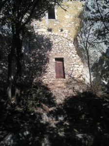 entrée de la grotte de l'ermite