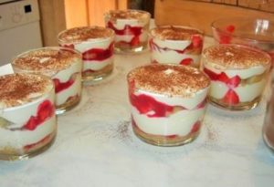 tiramisu fraise dessert table d'hôtes